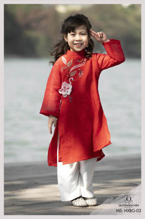 ao-dai-cach-tan-be-gai-do-HX03-23