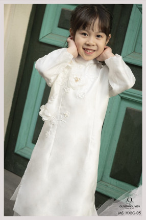 ao-dai-cach-tan-be-gai-trang-HX05-3
