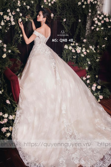 Váy cưới dáng bồng QNB 48