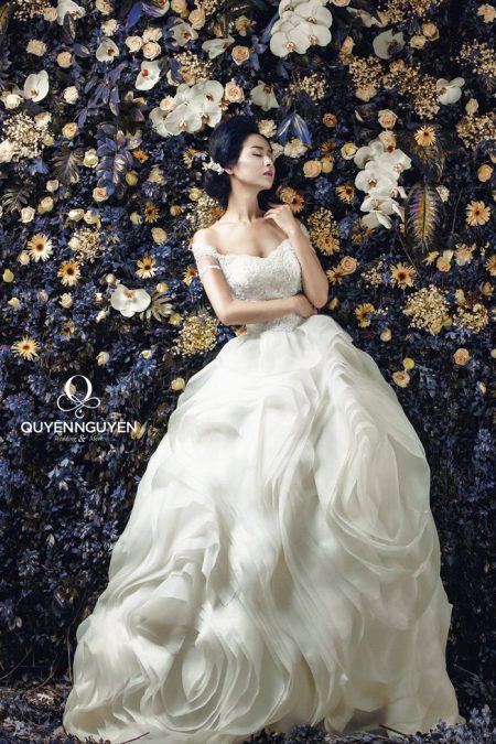 Váy cưới cô dâu thiết kế phong cách Hàn Quốc, váy trắng dáng xòe, cổ vuông,  tay dài | Shopee Việt Nam