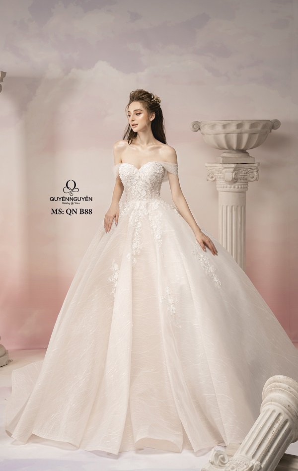 Ngắm nhìn mẫu váy cưới trễ vai đỉnh miễn chê - wedding dress