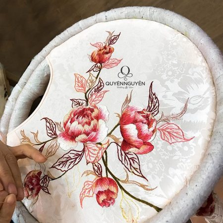 Áo dài thêu tay hoa mao lương