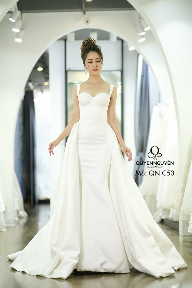 Váy cưới đuôi cá QNC 53