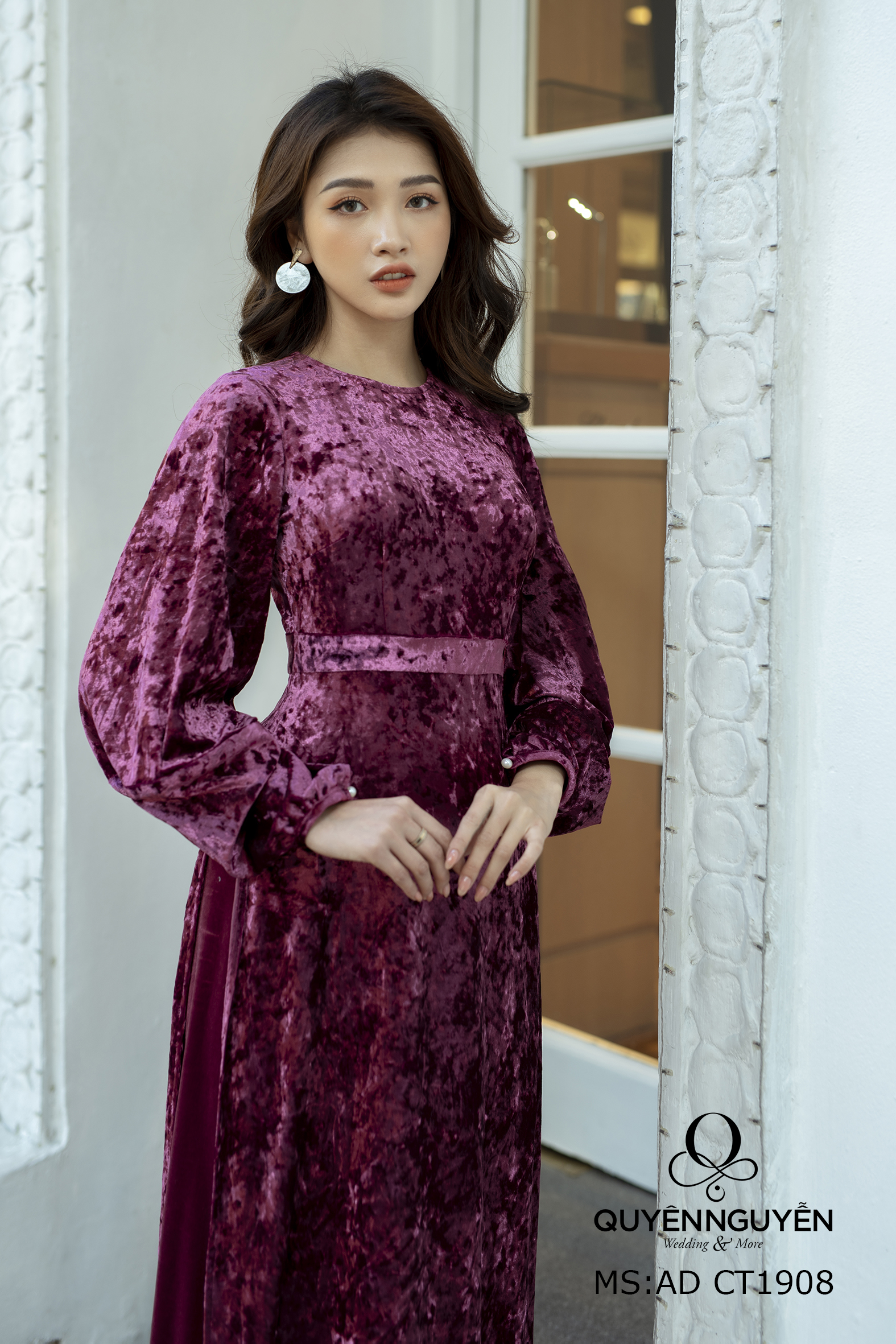 Dù ăn mặc đôi khi hơi nhàm chán nhưng hoa hậu Đặng Thu Thảo vẫn khéo léo  chọn phụ kiện cực phẩm