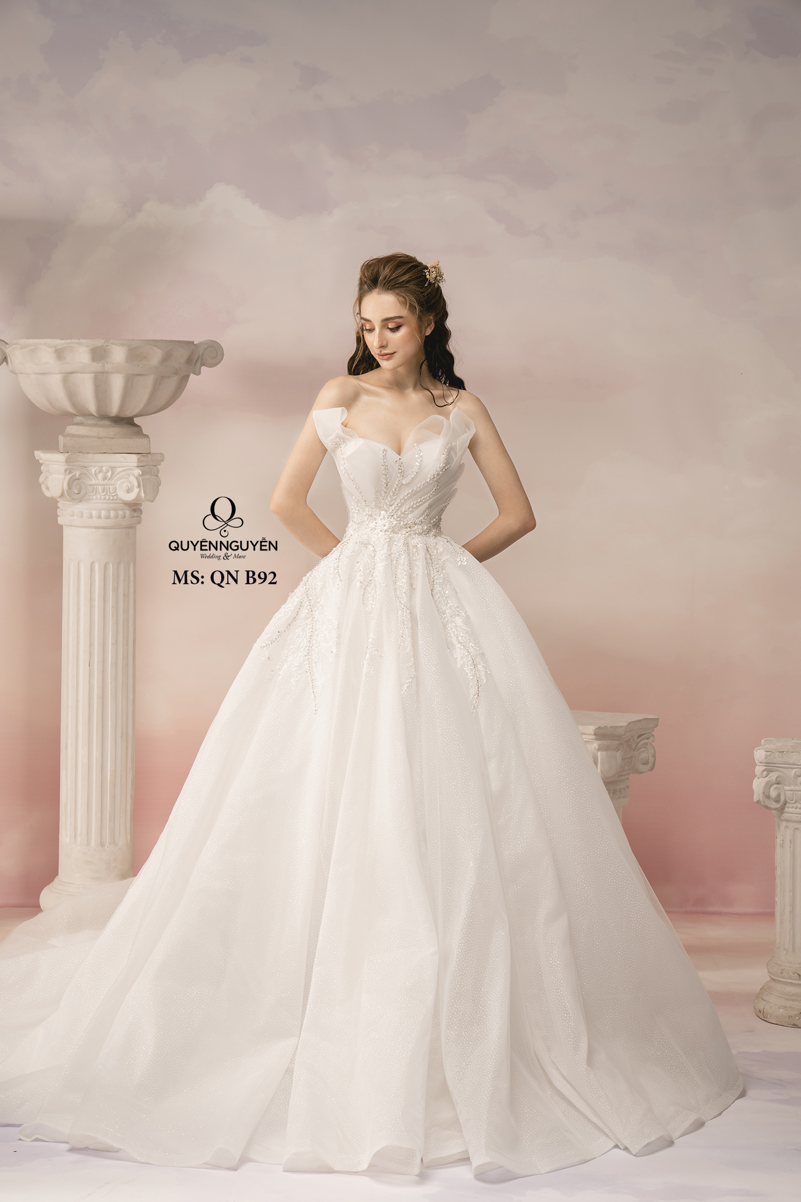 Váy cưới dáng bồng QNB92