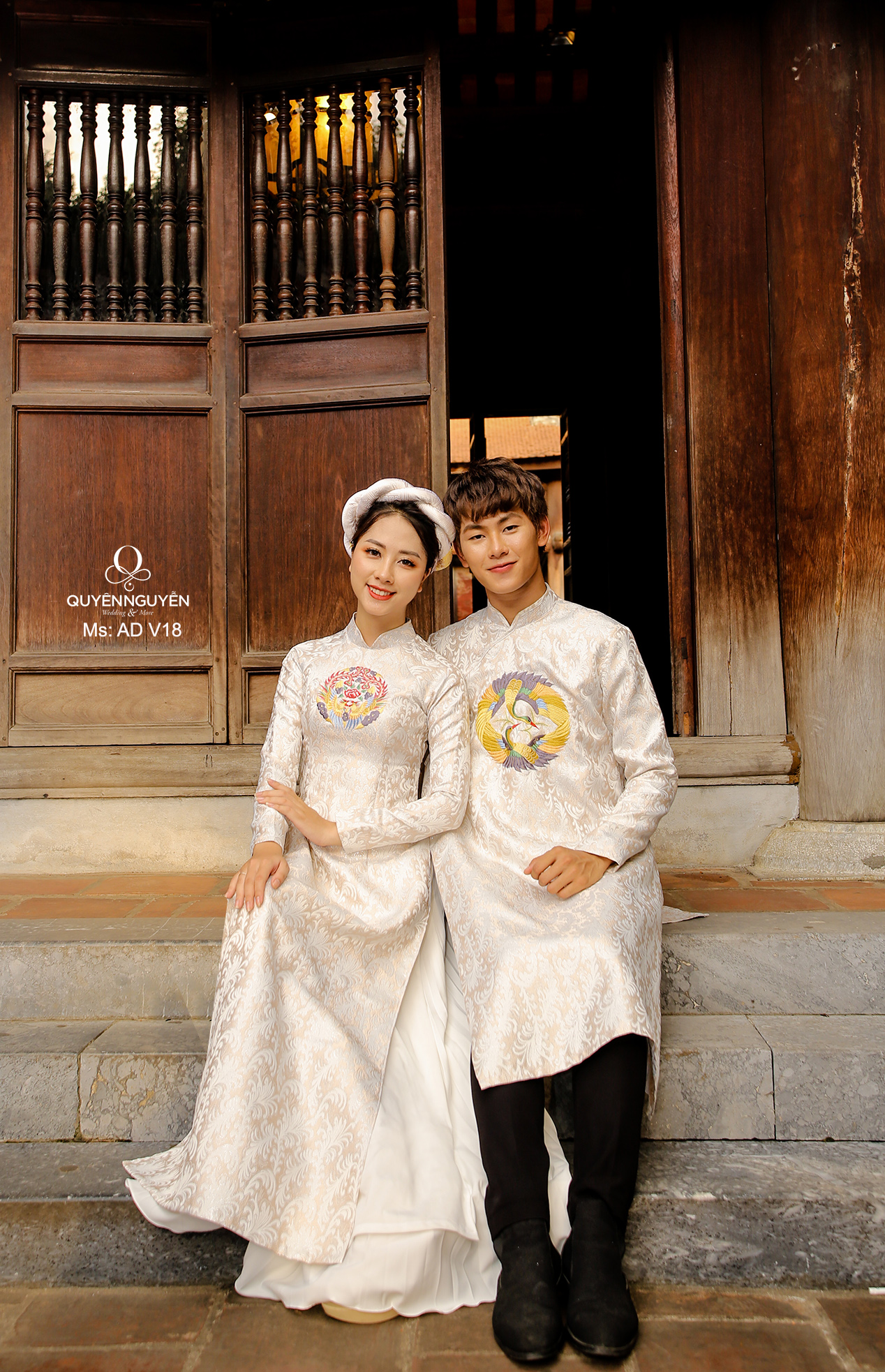 Áo Dài Cưới Cặp Cô Dâu Chú Rể Màu Đỏ Hoa Vàng - Tài Lộc Wedding