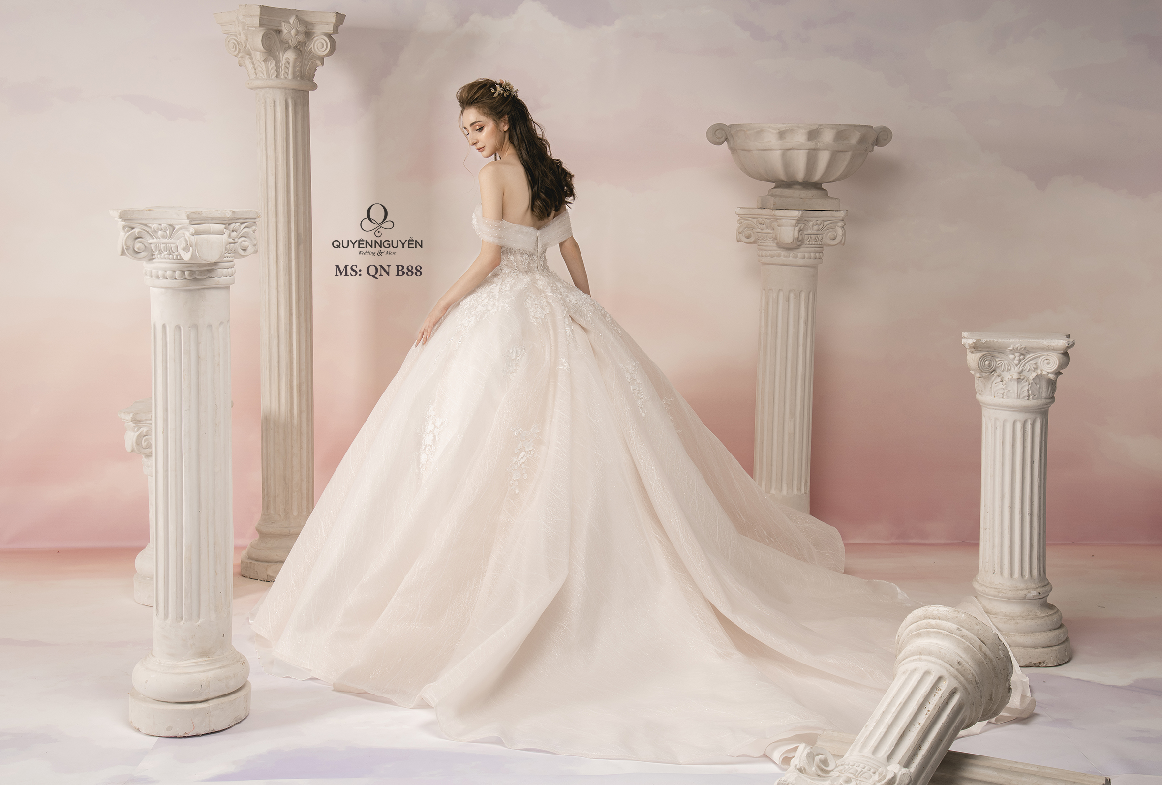 Váy cưới dáng bồng QNB88
