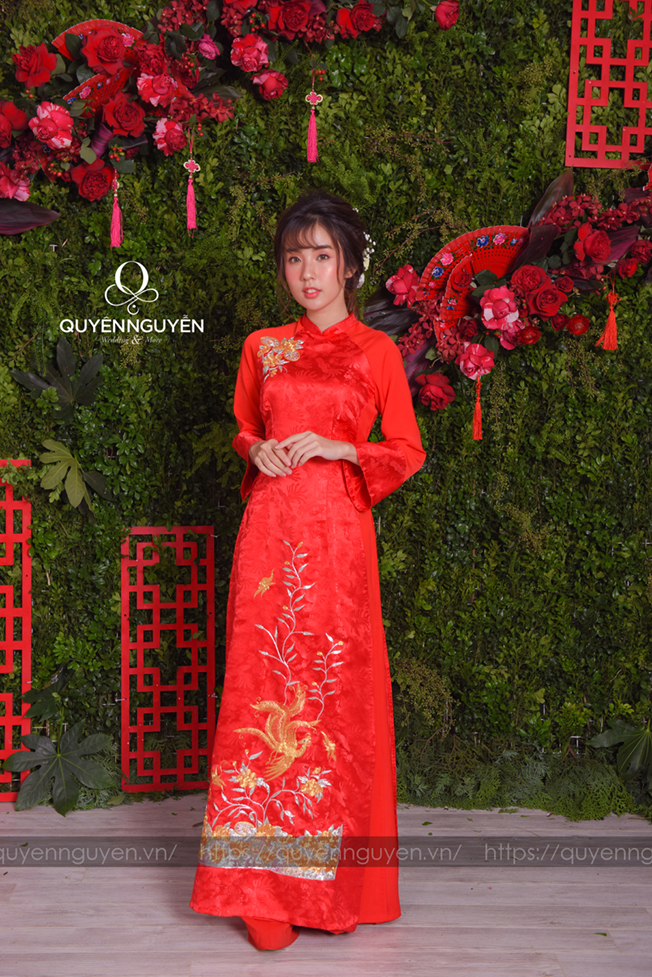 8 mẫu áo dài cách tân 2020 giá rẻ tại Quyên Nguyễn Bridal