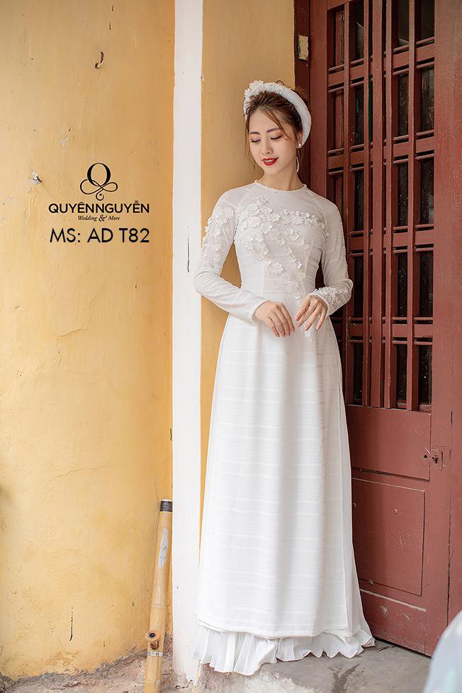 Áo dài cách tân đính hoa ADT82