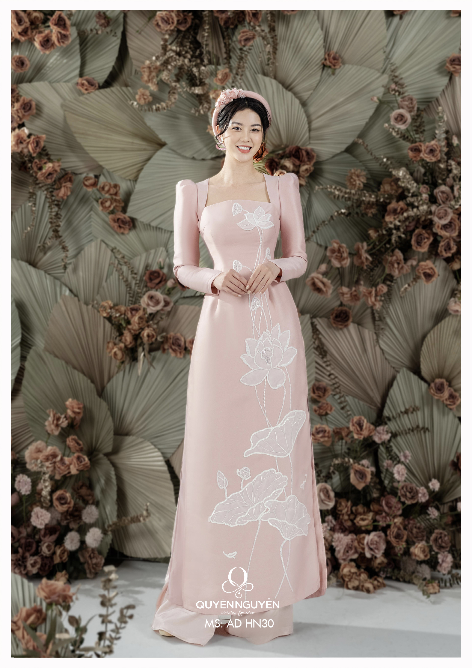 Đầm dạ hội dài tay màu hồng thêu hoa cổ điển - Lunss