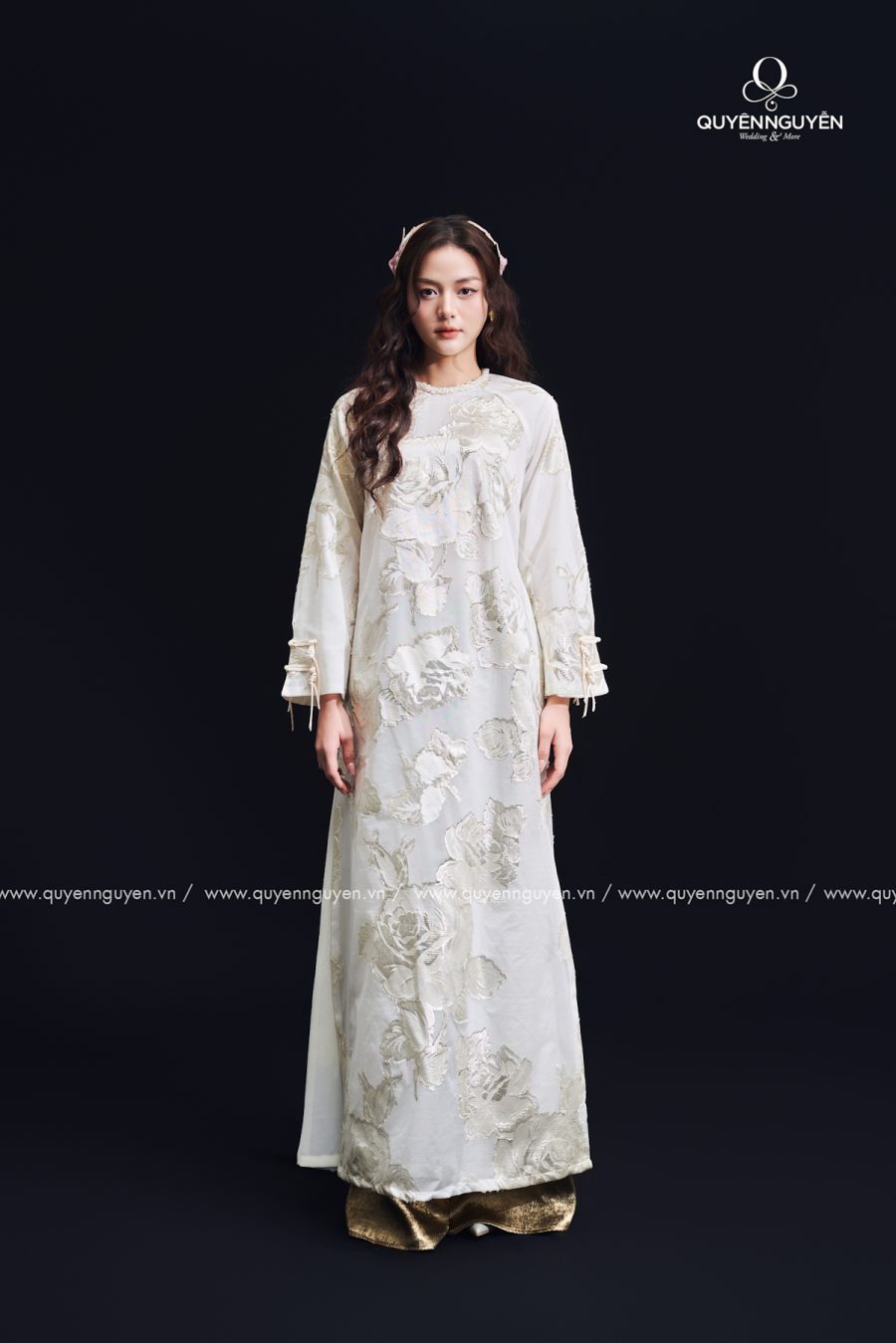 Áo dài Bạch Nguyệt