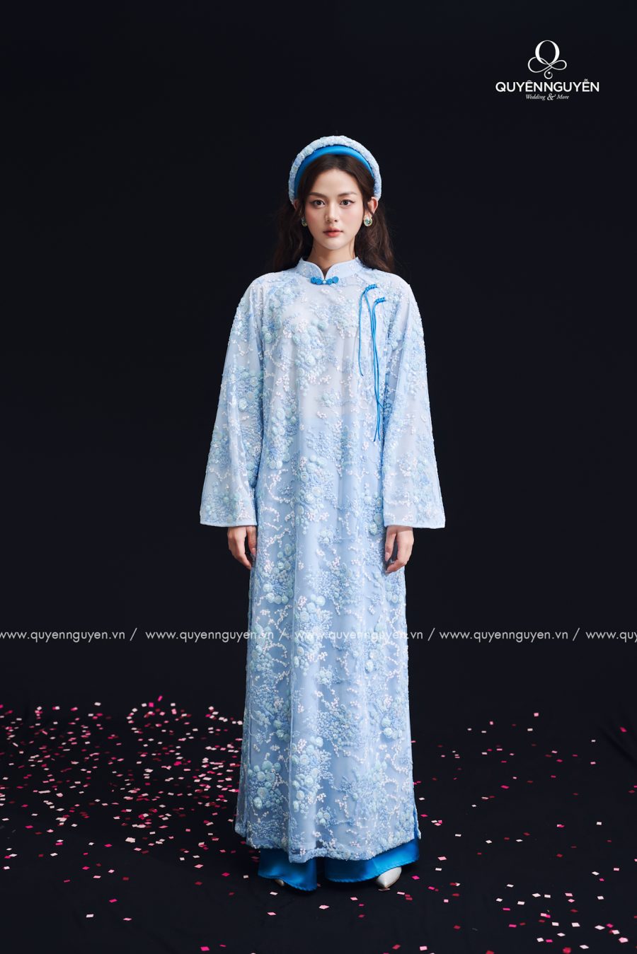 Áo dài Tú Cầu