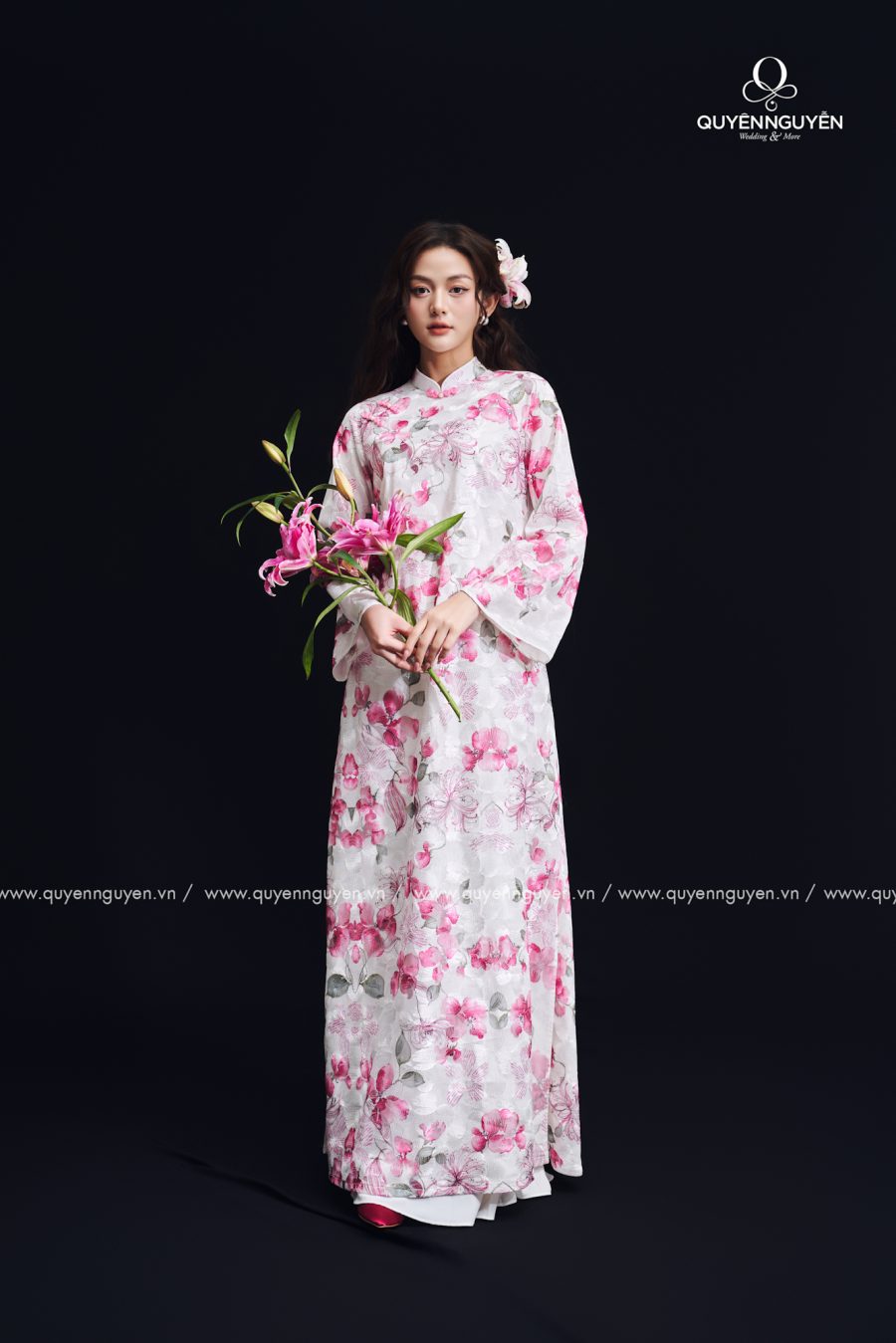 Áo dài Thủy Tiên
