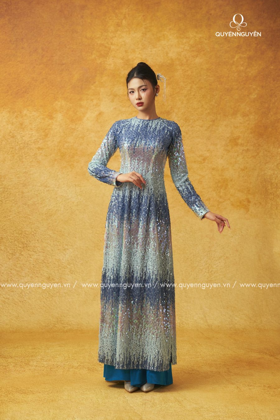 Áo dài Lam Mộng