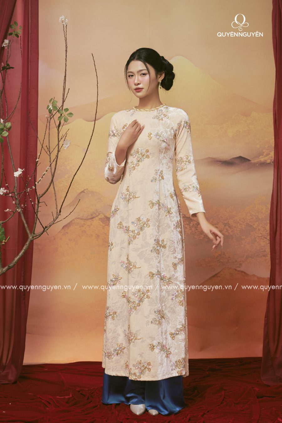 Áo dài Nhung Sương Khuê 4