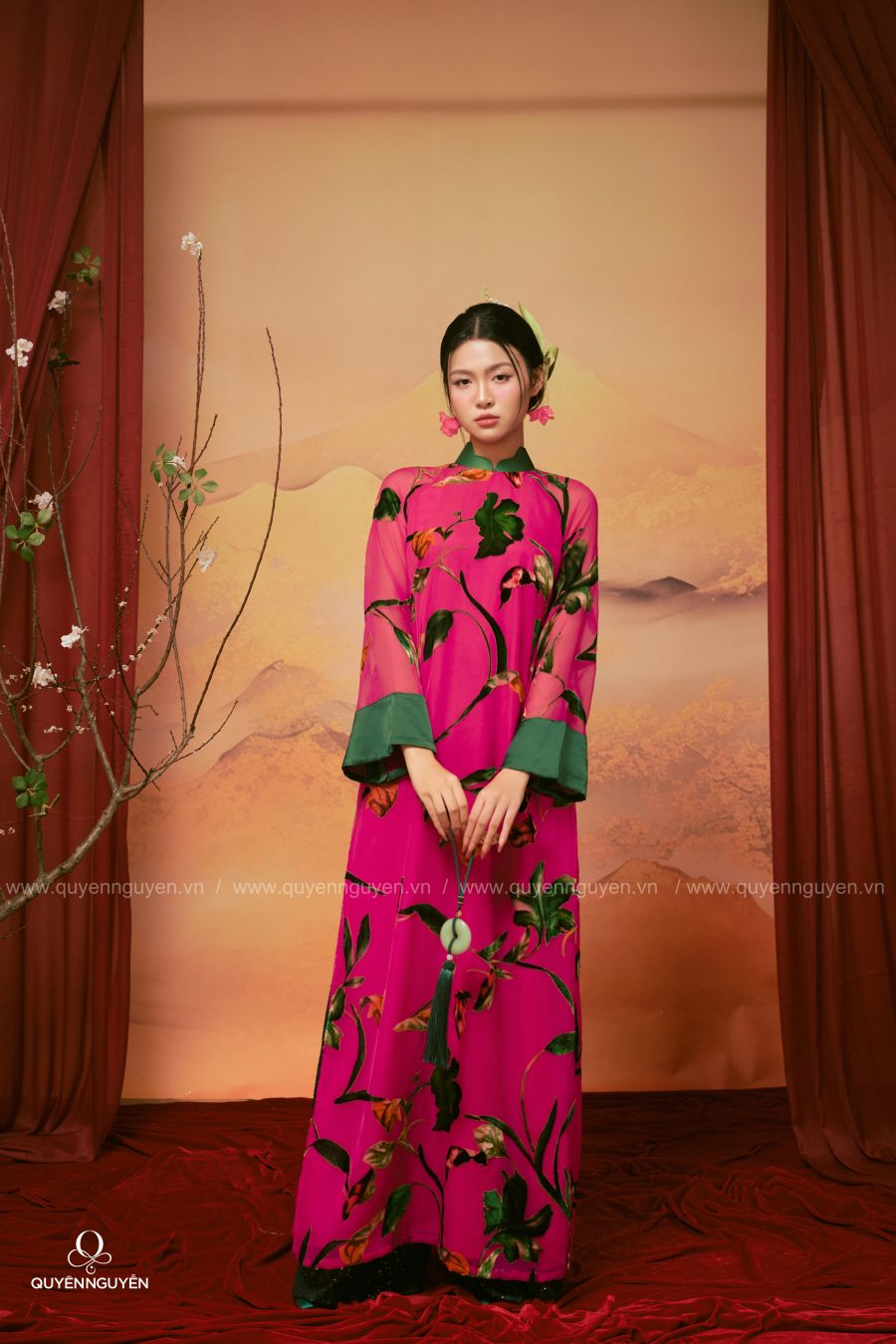 Áo dài Nhung Sương Khuê 1